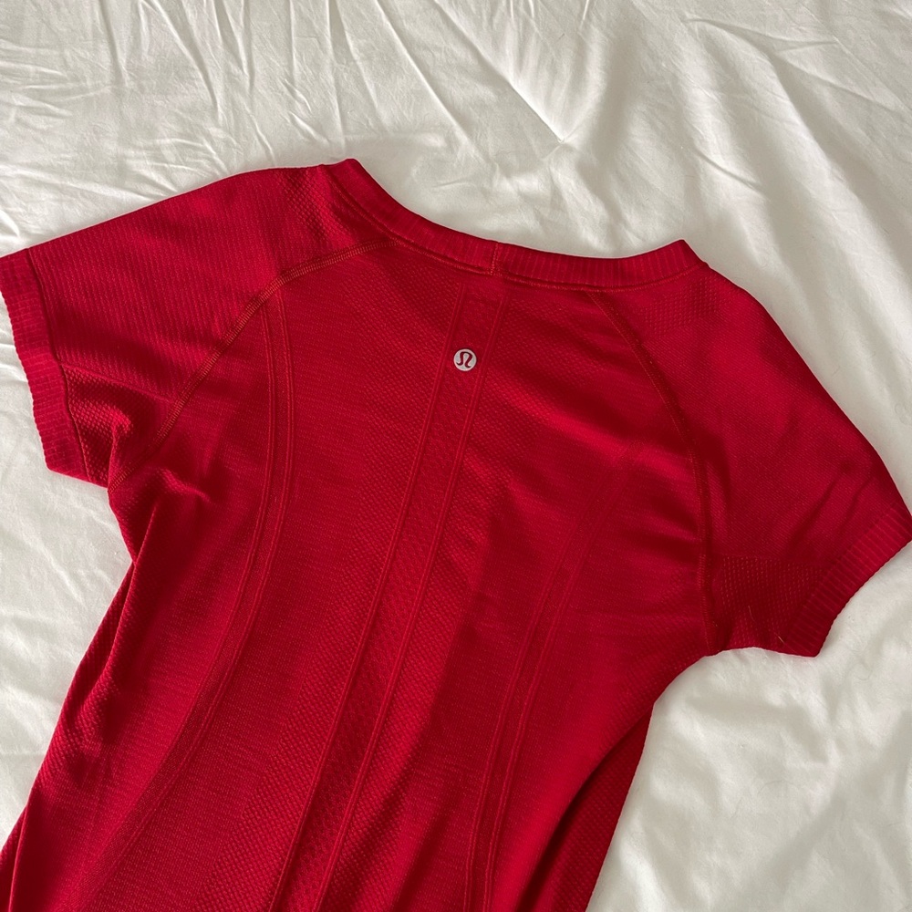 Lululemon Swiftly Tech Swift Stride Short-Sleeve Shirt 2.0 Hip Length